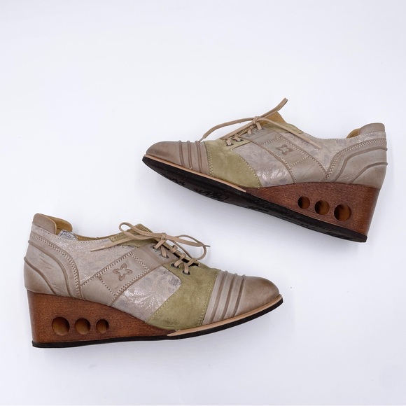 Maciejka Lace Up Wedge Oxford Shoes Women's Size 39 US 8 Wooden Cutout Heel Twee - Picture 13 of 15